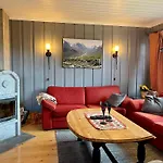 3-story Perfect For Up To 10 Guests * Beitostolen