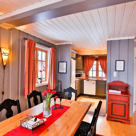 3-story Perfect For Up To 10 Guests *