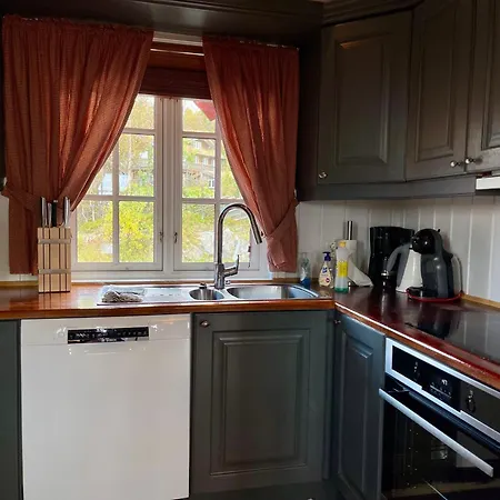 3-story Perfect For Up To 10 Guests