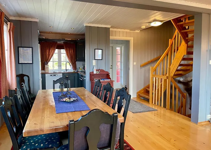3-story Perfect For Up To 10 Guests Beitostolen