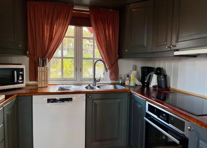 3-story Perfect For Up To 10 Guests